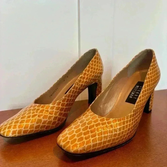 Stuart Weitzman Vintage Yellow Faux Snake Skin Heels- Size 8 - Picture 1 of 13